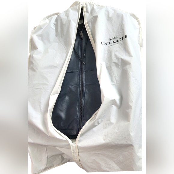 For MEN BRAND NEW COACH? IT IS A NEW LEATHER TRAINER JACKET. (MEDIUM) BLACK - Picture 5 of 8